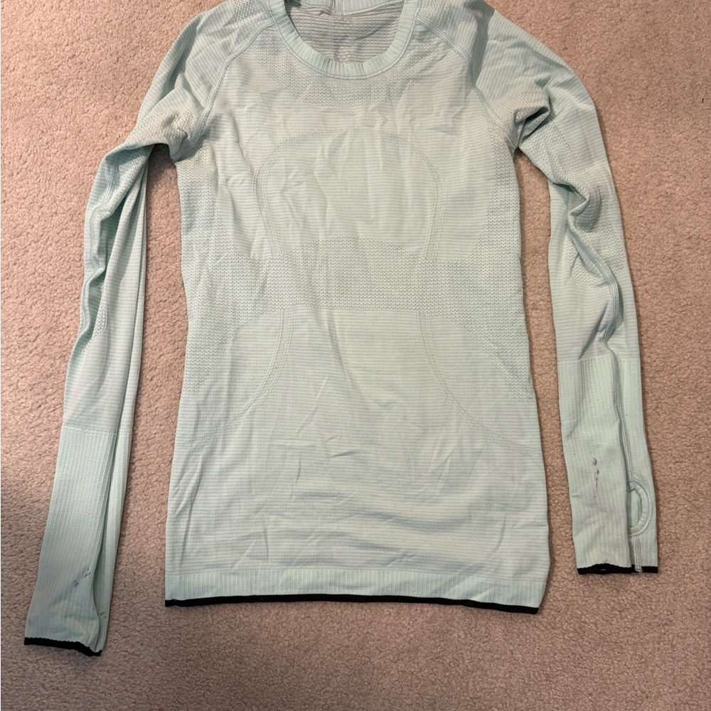 Lululemon women’s swiftly long sleeve running shirt